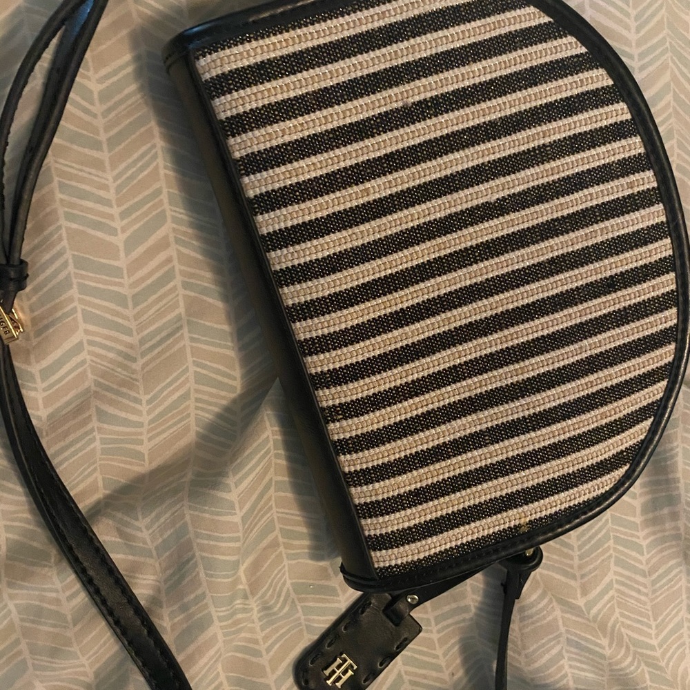 Tommy hilfigure purse